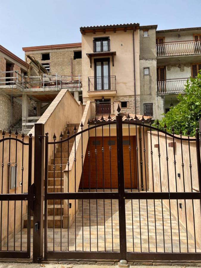 La Vie En Rose Bed & Breakfast Fondi Exterior foto