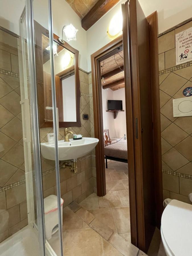 La Vie En Rose Bed & Breakfast Fondi Exterior foto