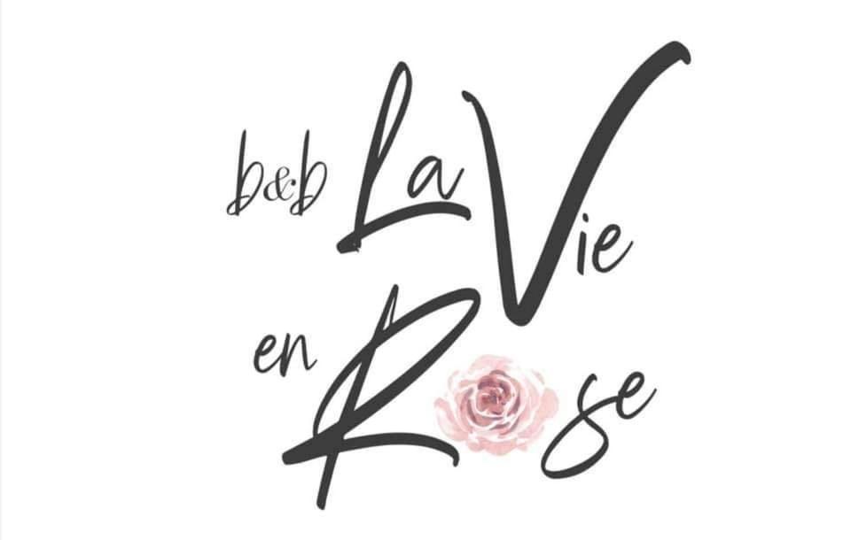 La Vie En Rose Bed & Breakfast Fondi Exterior foto